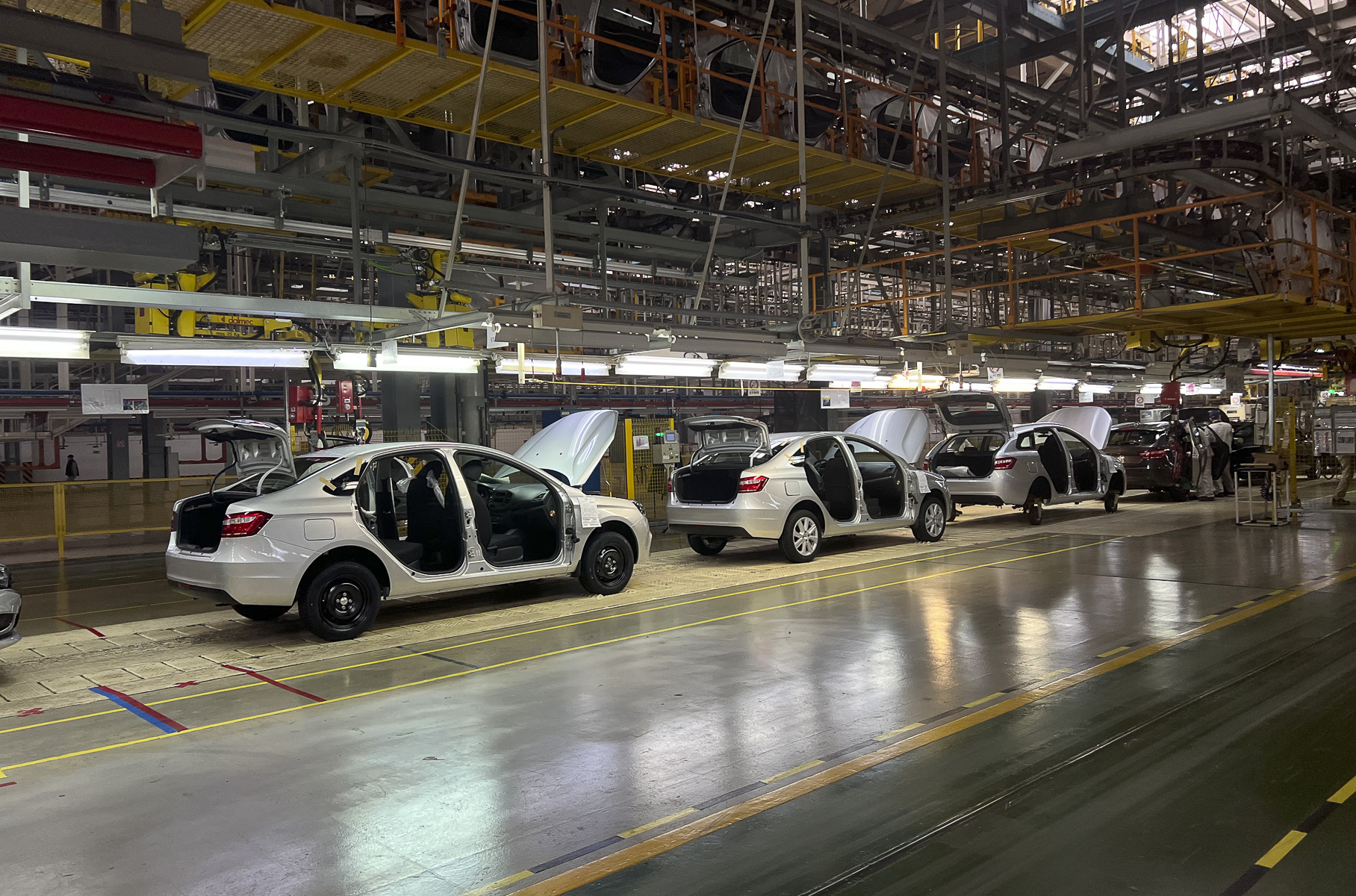 В России прекратилось производство более 20 комплектаций автомобилей «Лада»
